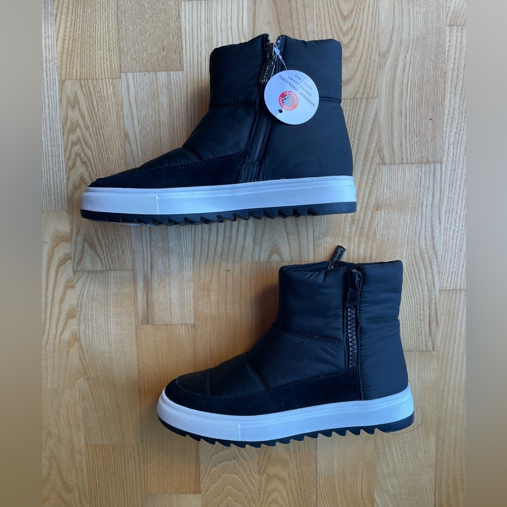 NEVER WORN: Blondo waterproof boots